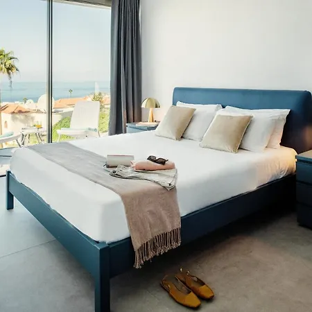 Macaronesia - Seaviews, Large Terrace, Private Heated Pool & Bbq Villa