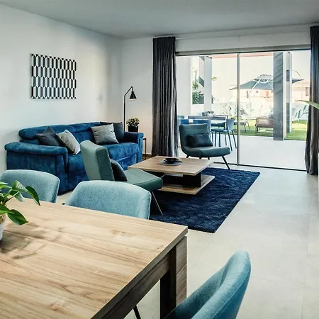 Macaronesia - Seaviews, Large Terrace, Private Heated Pool & Bbq *