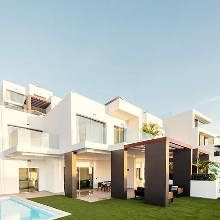 Macaronesia - Seaviews, Large Terrace, Private Heated Pool & Bbq Villa